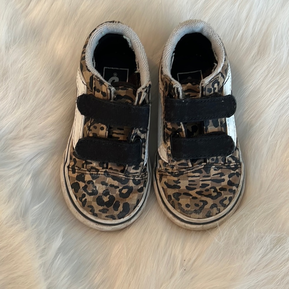 Vans preowned toddler girl leopard size 6